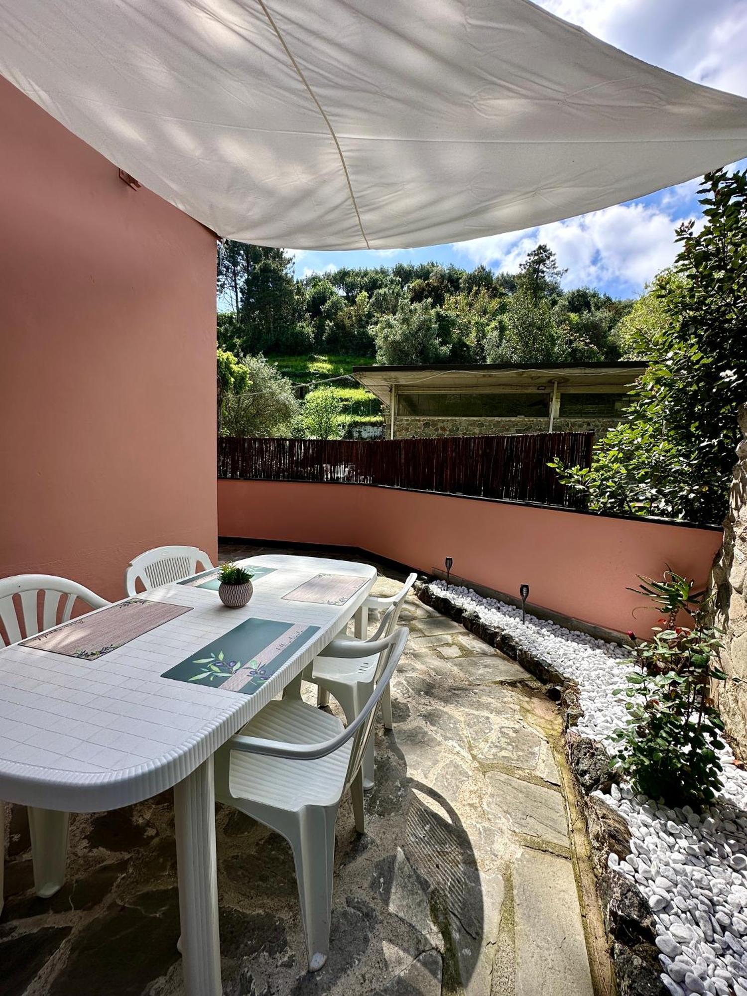 Terrace & Parking - Holiday Home Near Fegina Beach Monterosso al Mare Exterior foto
